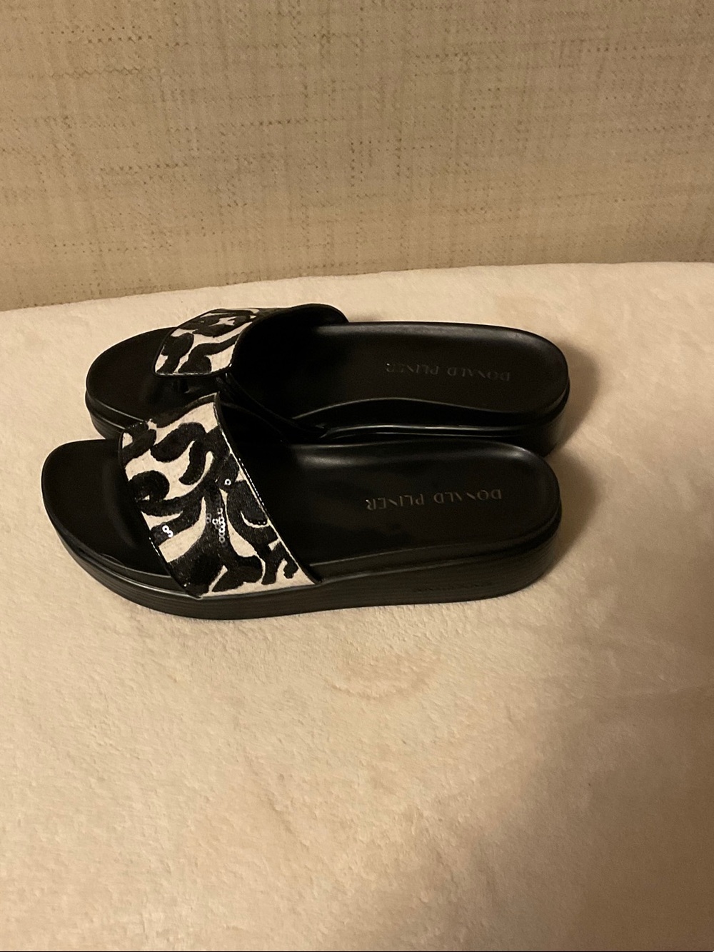 Donald J. Pliner Black and White Patterned Slide Sandals - Picture 5 of 6